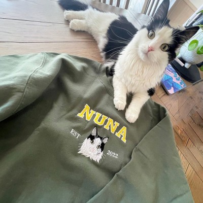 Personalized Embroidered Cat Face Pet Portrait Sweatshirt Gift For Cat Lover